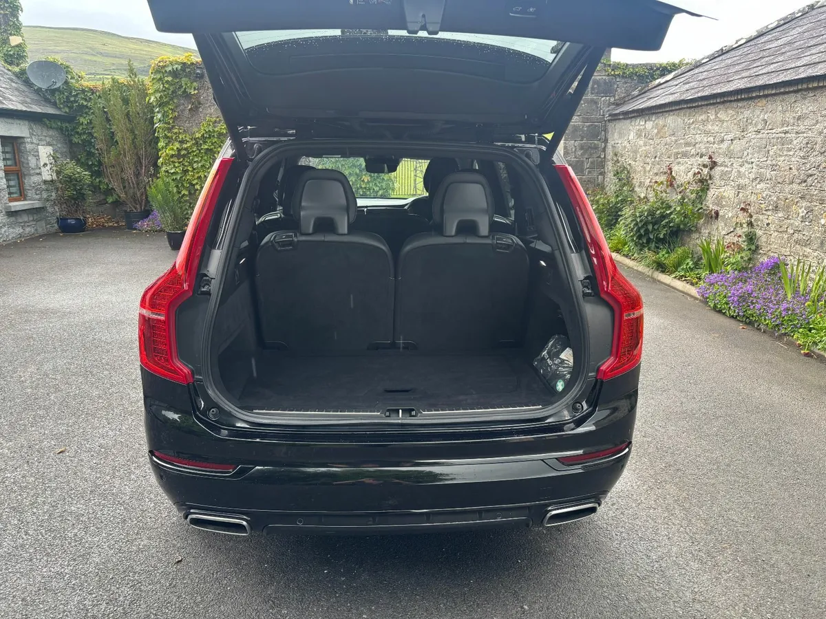 Volvo XC90 T8 R-Design Hybrid - Image 4