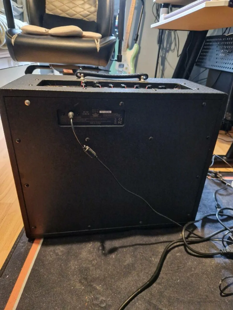 Vox Valvetronix VT40X Guitar Amplifier - Image 4