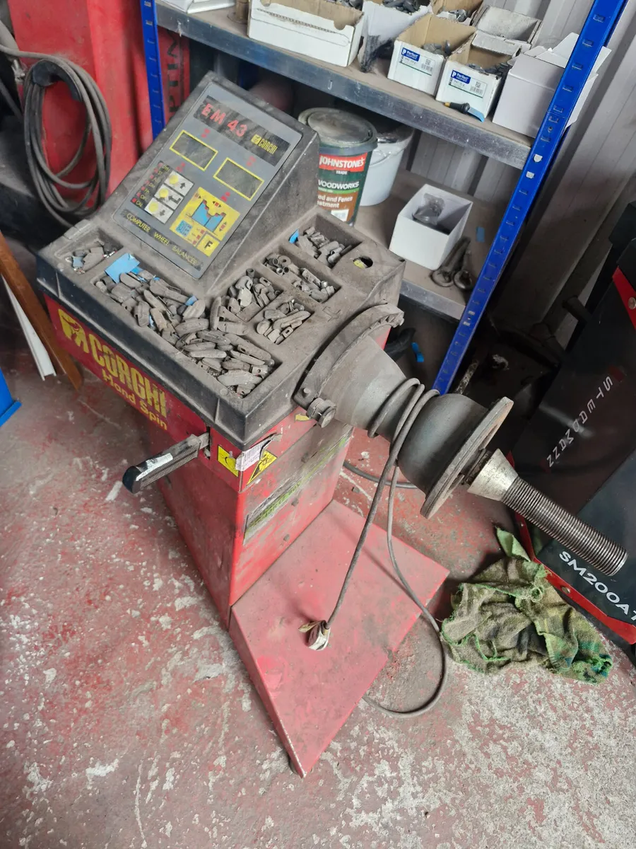 Garage equipment - Image 2