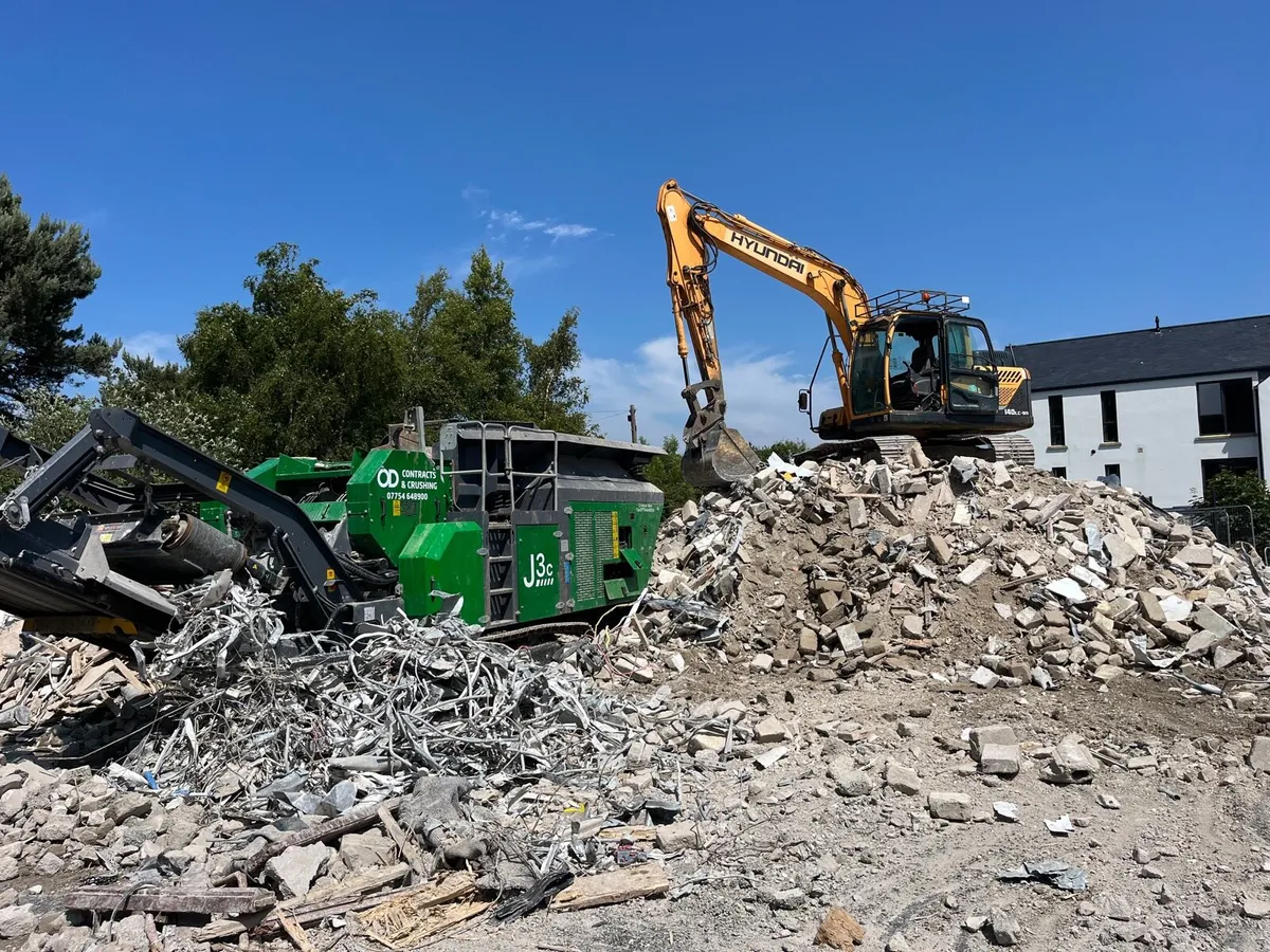 Crusher hire / digger hire - Image 4