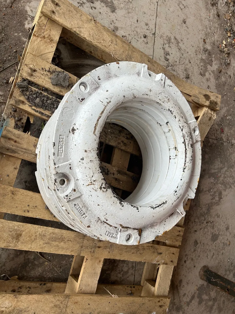 x6 New Holland 50KG 38’ Wheel Weights - Image 2