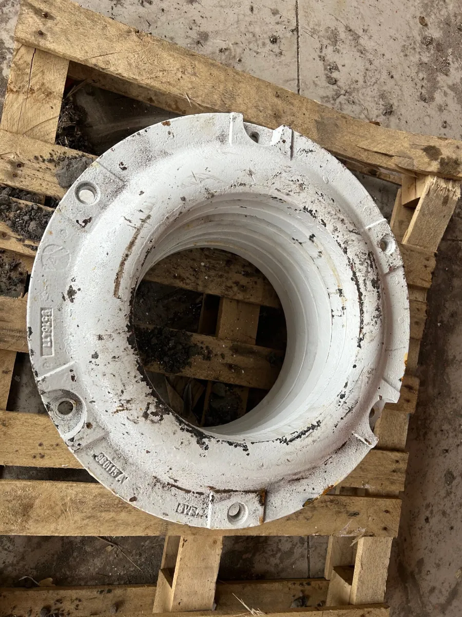x6 New Holland 50KG 38’ Wheel Weights - Image 3