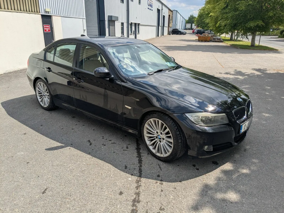 BMW 3-Series 2010 - Image 4