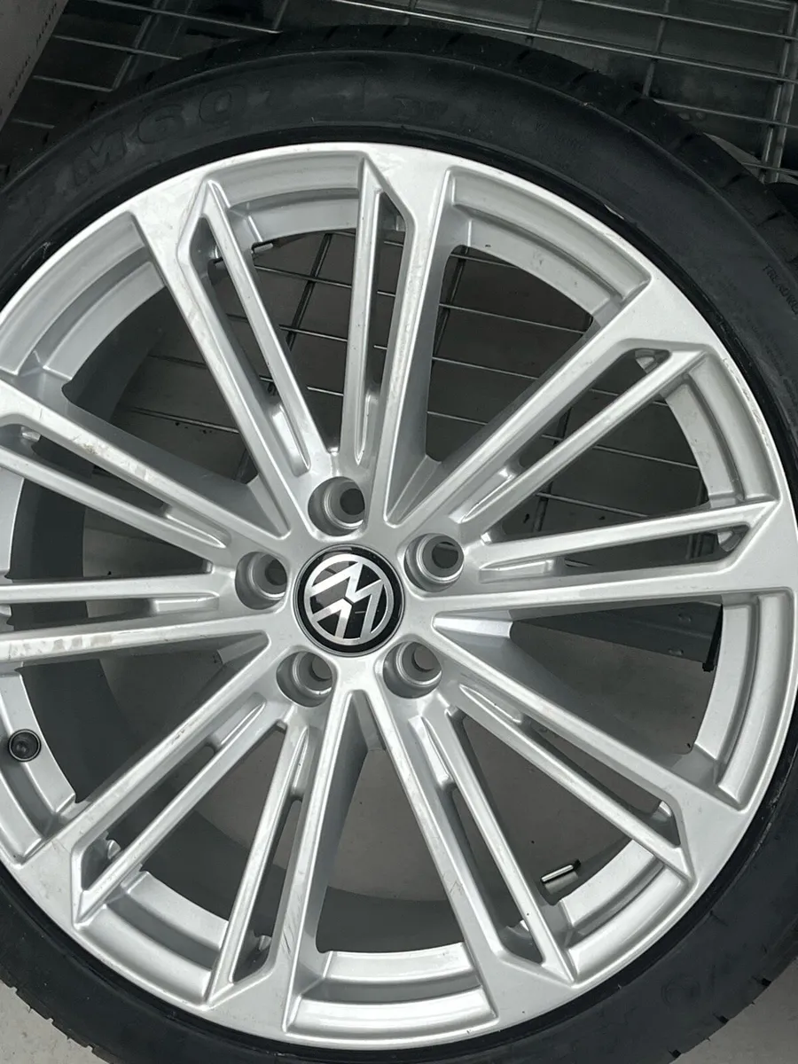 18 inch VW alloy wheels - Image 2