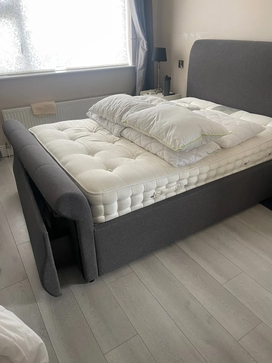 Bed - Image 1