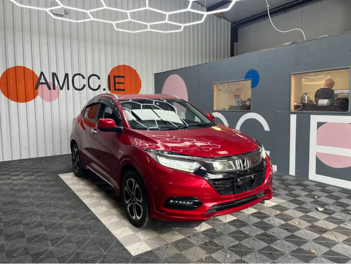 Honda Vezel 1.5 HYBRID / 28k KMs / HEATED SEATS , - Image 1