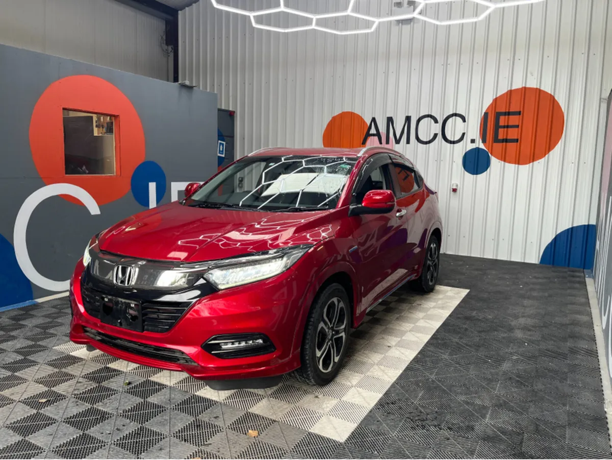 Honda Vezel 1.5 HYBRID / 28k KMs / HEATED SEATS , - Image 3