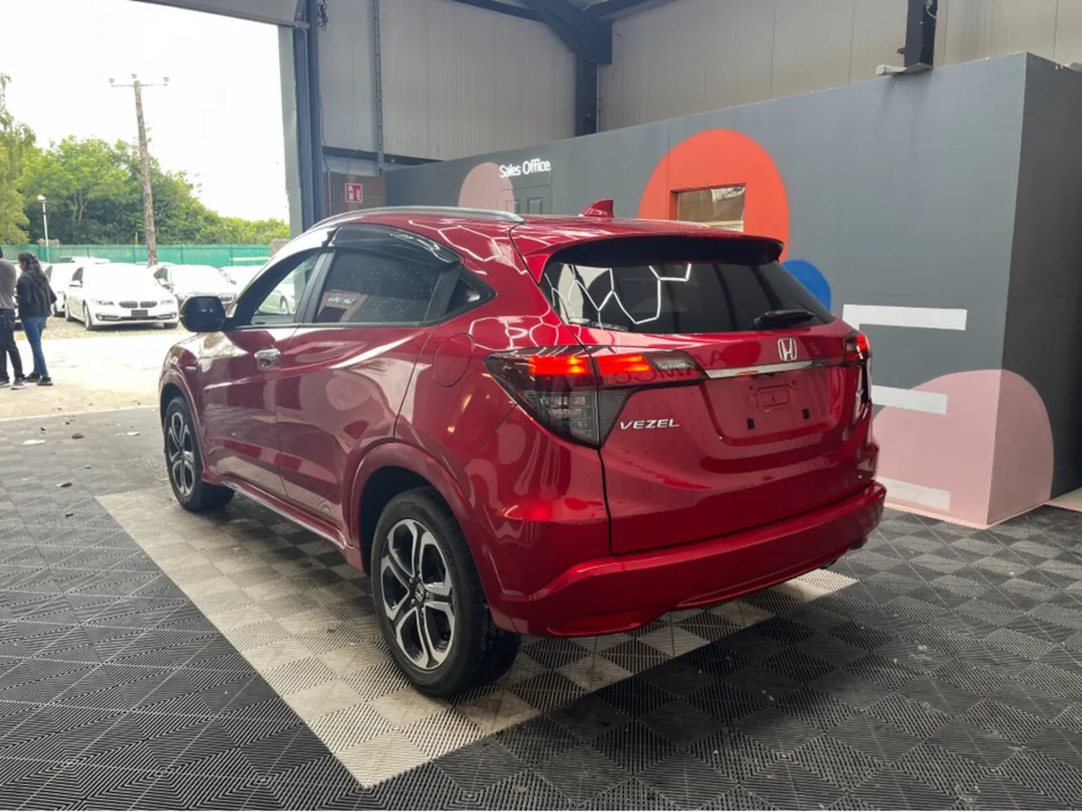 Honda Vezel 1.5 HYBRID / 28k KMs / HEATED SEATS , - Image 4