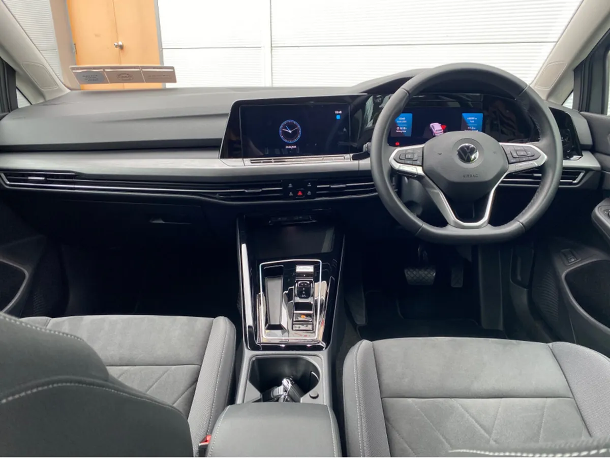 Volkswagen Golf 1.4 TSI E-HYBRID SE 201BHP 5DR - Image 3