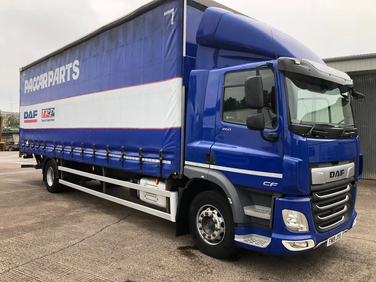 2019 Daf cf 260 curtianside cantilever tailift - Image 2