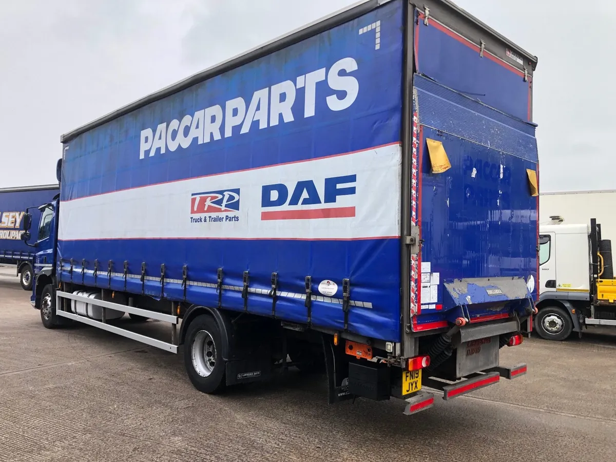 2019 Daf cf 260 curtianside cantilever tailift - Image 4