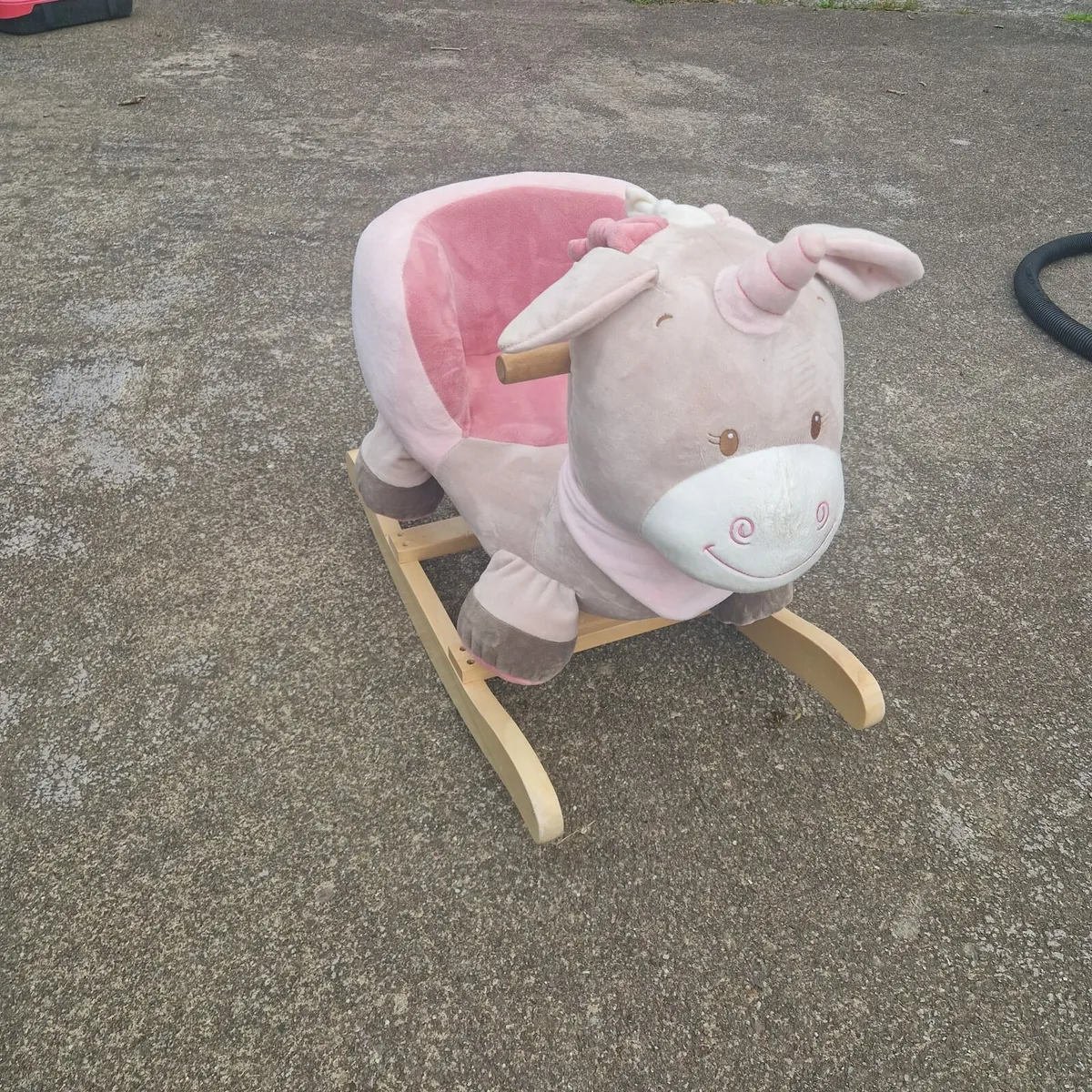 Unicorn rocking chair - Image 2