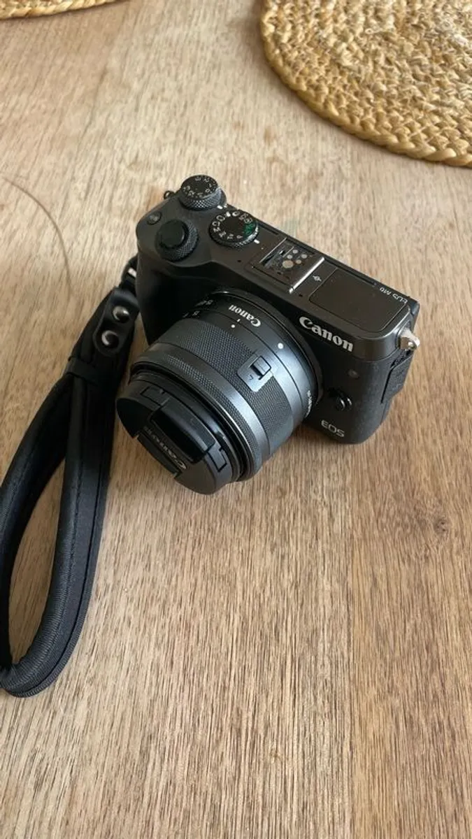 Canon eos M6 mirrorless camera - Image 1