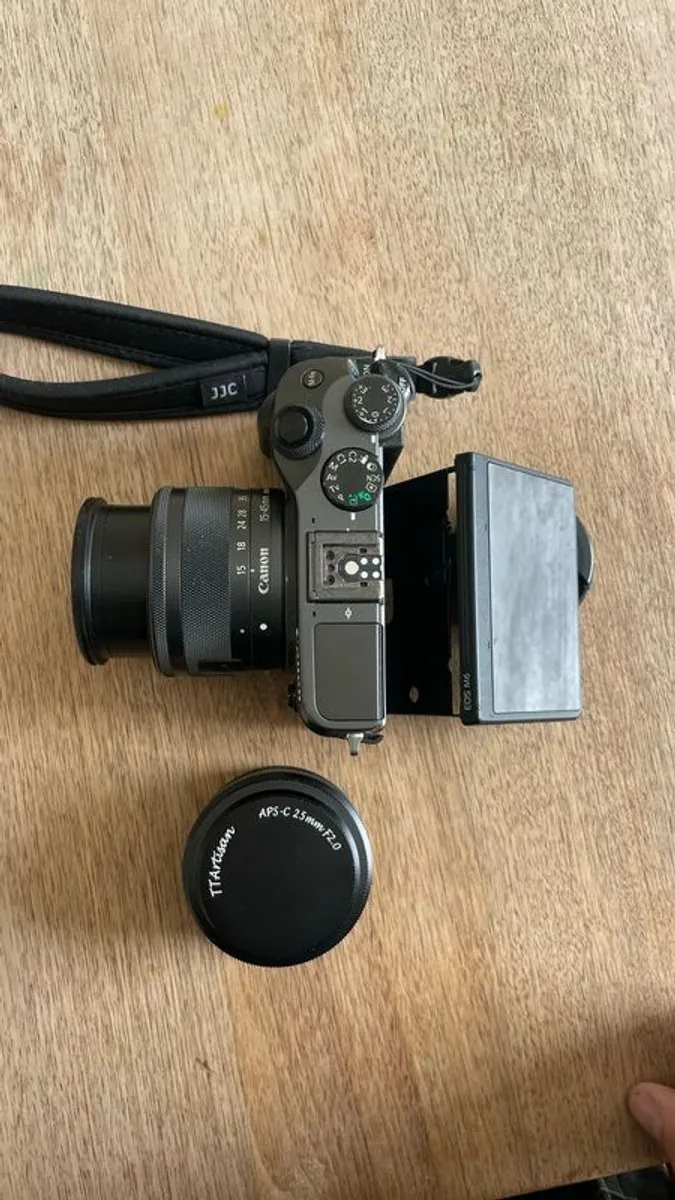 Canon eos M6 mirrorless camera - Image 4