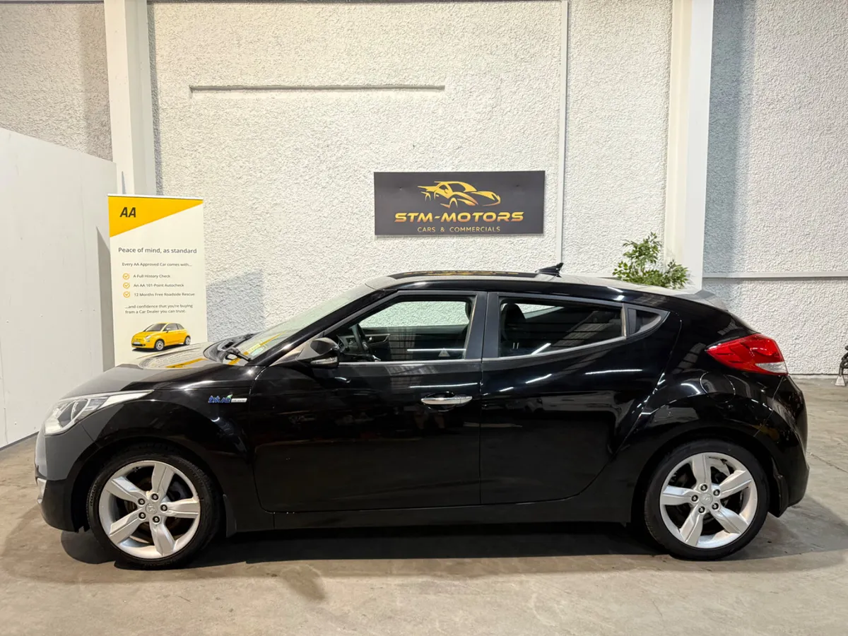 Hyundai Veloster 2013 Petrol New NCT - Image 4