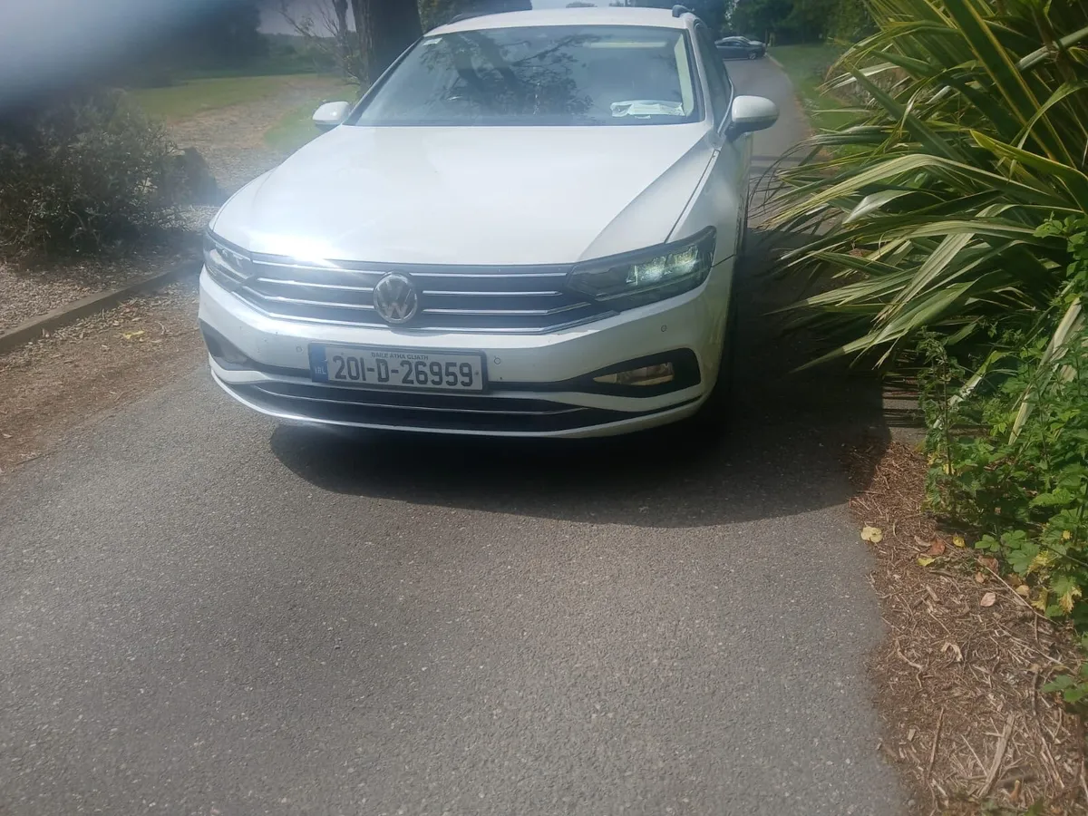 Volkswagen Passat Estate 2.0 Auto - Image 2