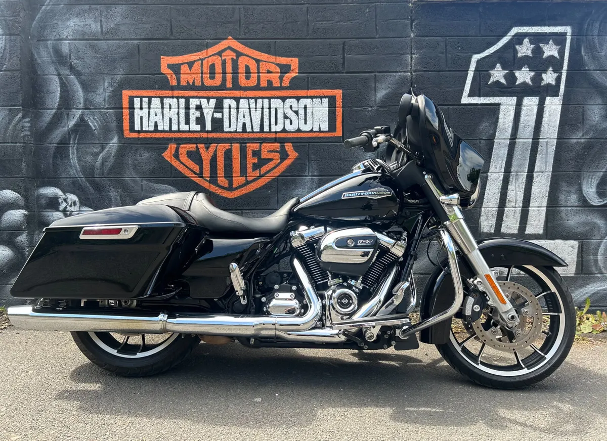 2022 HARLEY-DAVIDSON Street Glide - Image 1