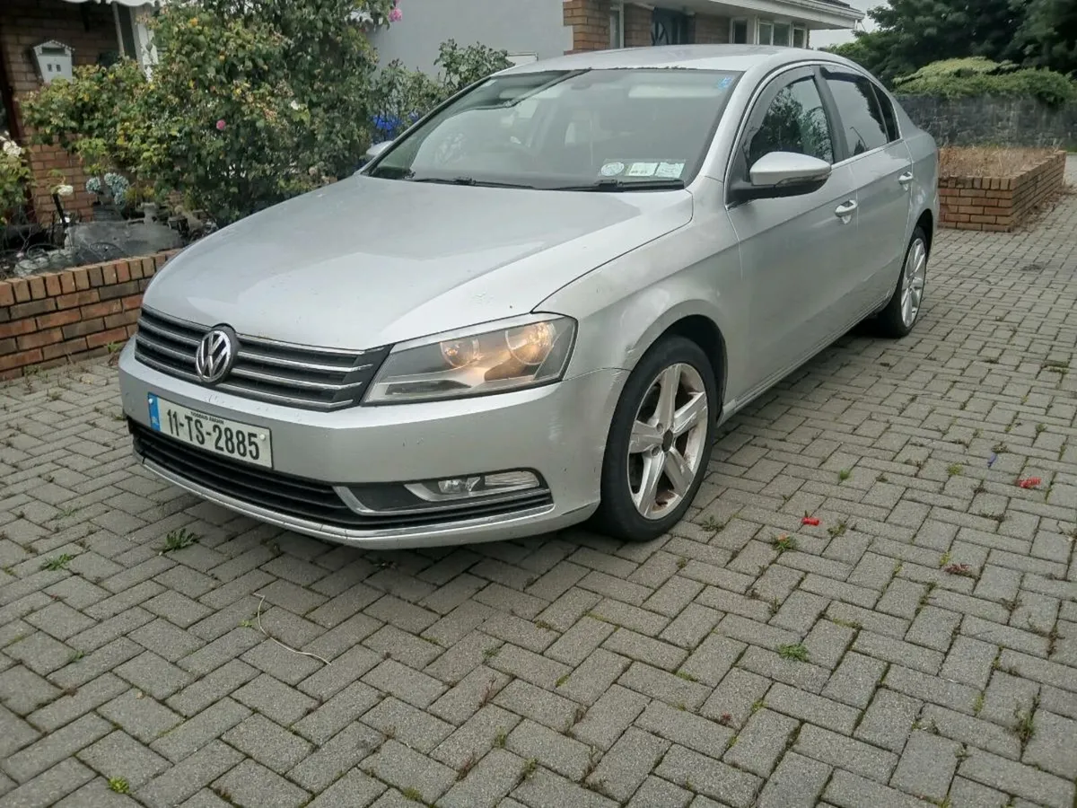 (11) PASSAT 1.6 TDI NCTED 07/25 230MILES - Image 1