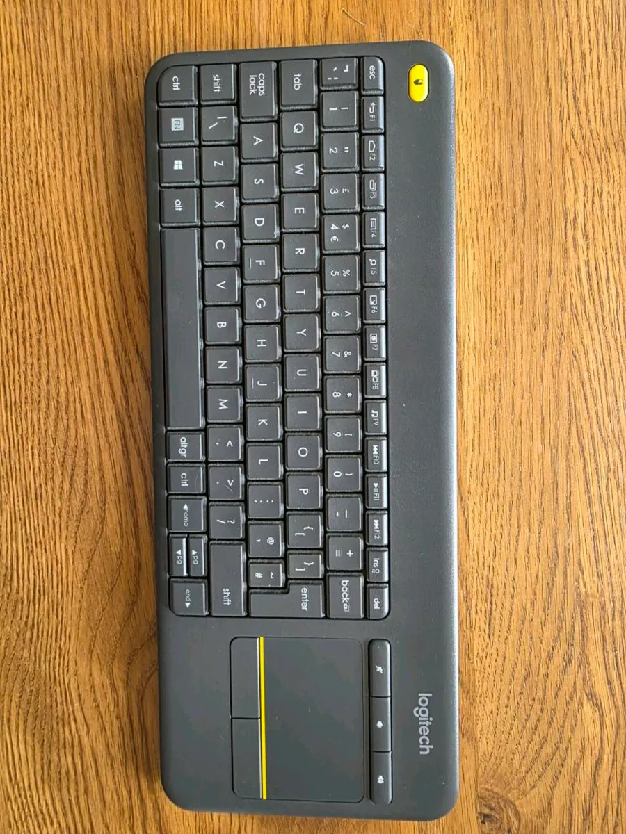 Logitech K400+ wireless keyboard and mouse - Image 1