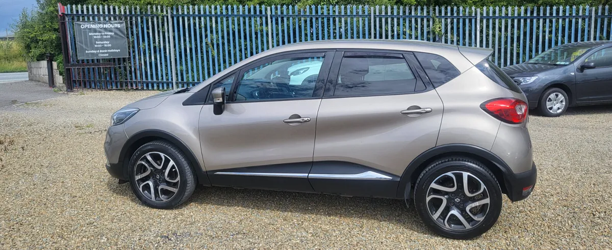 Automatic Renault Captur diesel - Image 4