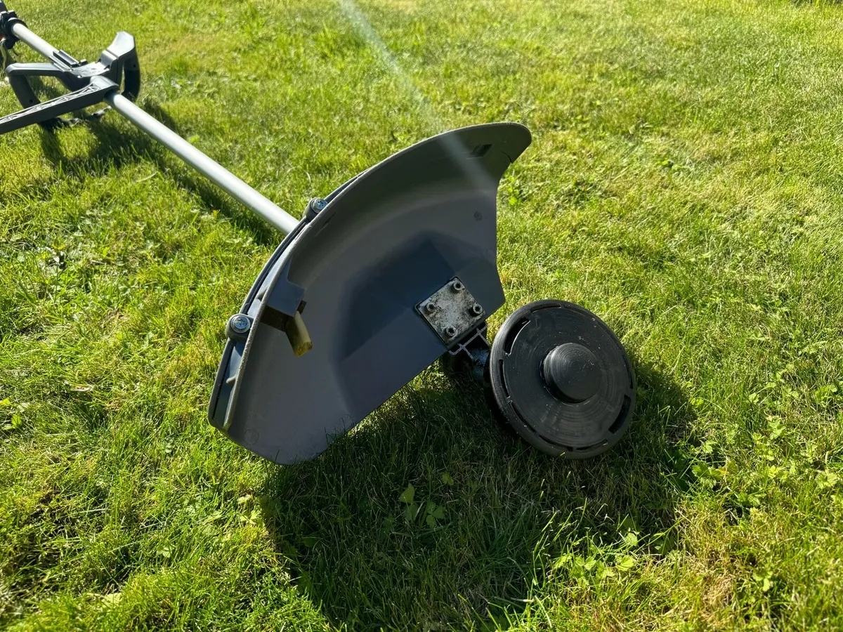 Honda UMK 425E Brushcutter - Image 4