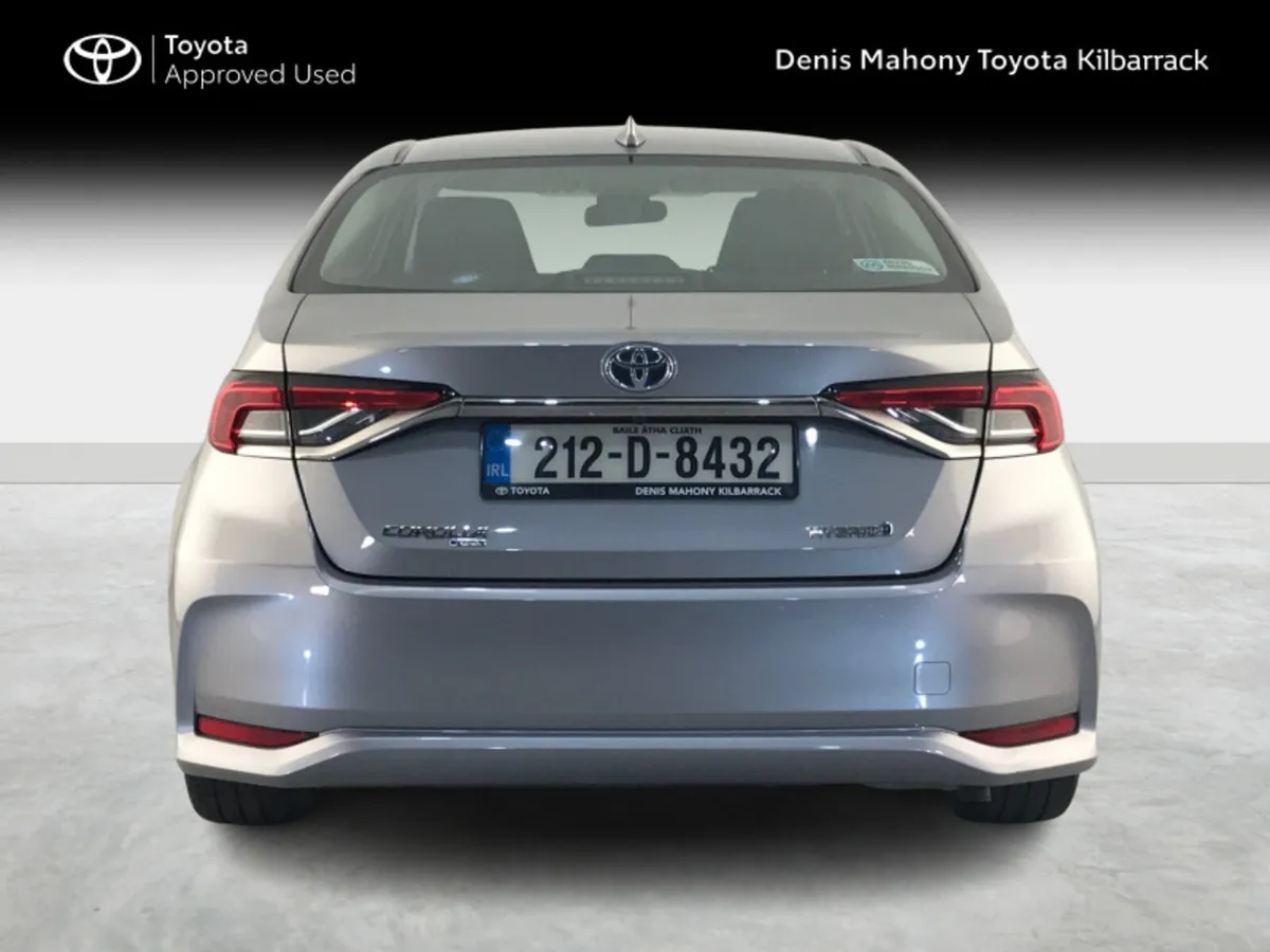 Toyota Corolla HYBRID LUNA SALOON - Image 4