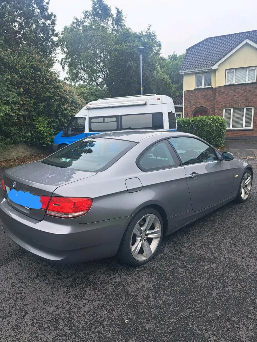 09 BMW 3 Series - Image 2