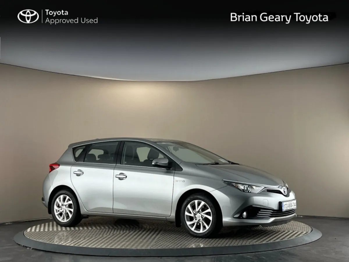 Toyota Auris HYBRID LUNA - Image 1