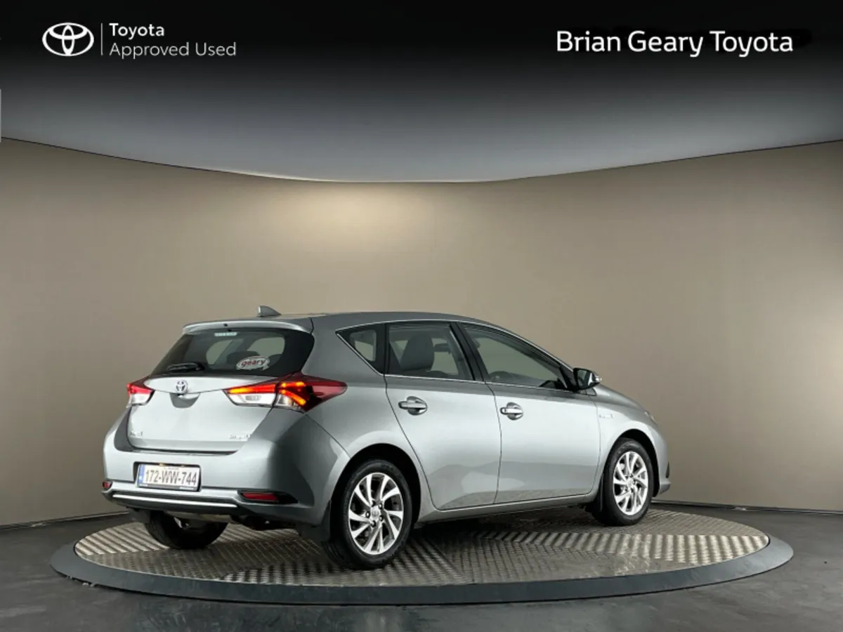 Toyota Auris HYBRID LUNA - Image 2
