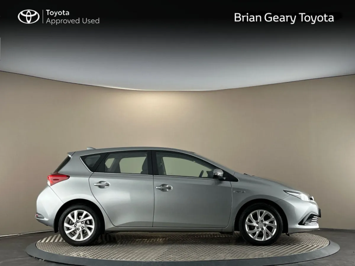 Toyota Auris HYBRID LUNA - Image 3