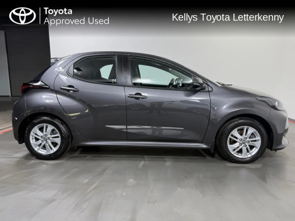 Toyota Yaris Yaris 1.5 Hybrid Luna - Image 3