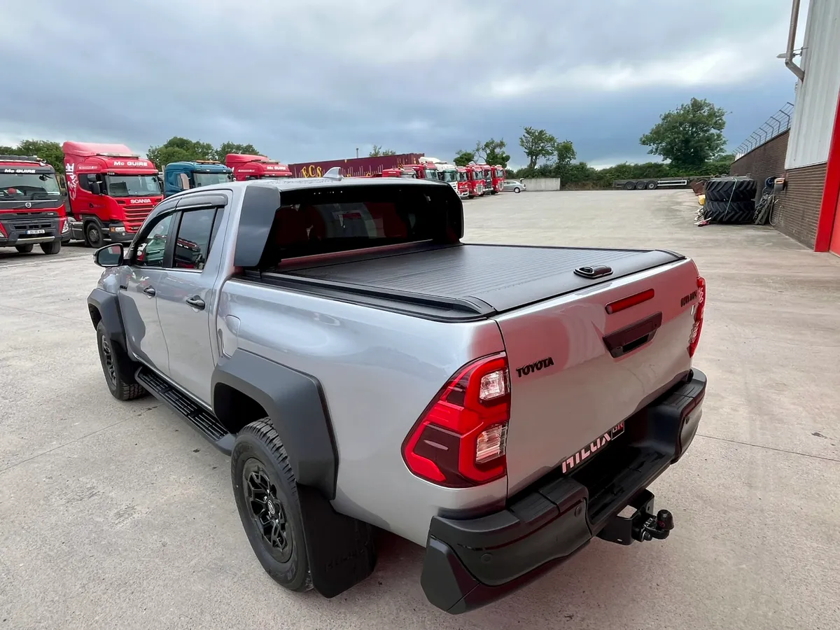2025 Toyota Hilux GR Sport IllI - Image 4