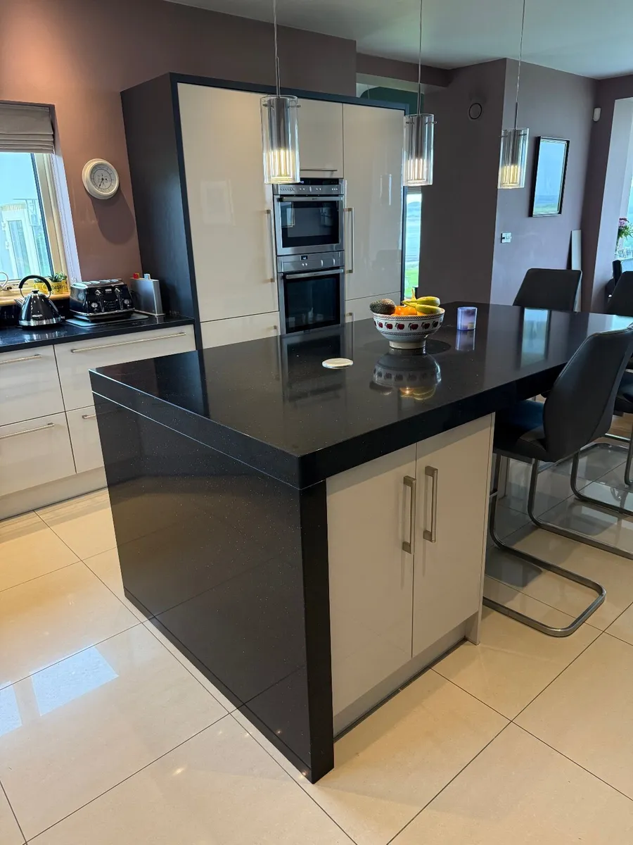 Full kitchen, utility room units & island lights - Image 3