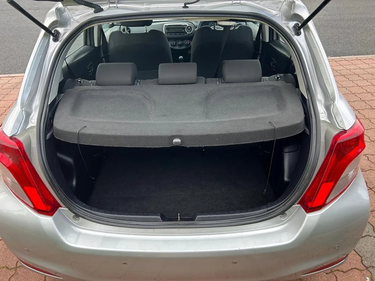 Toyota Yaris 2013 - Image 4