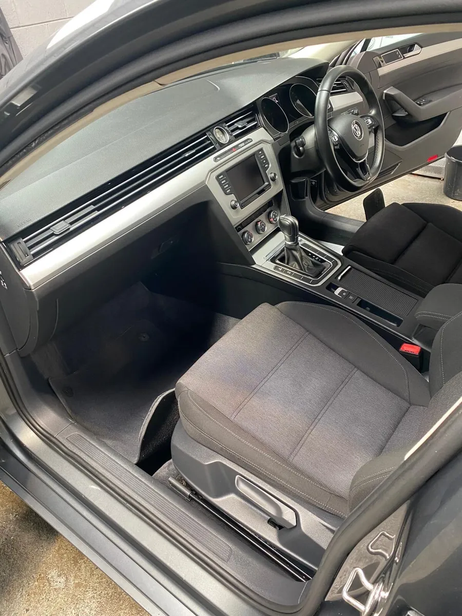 161 VW PASSAT AUTOMATIC - Image 2