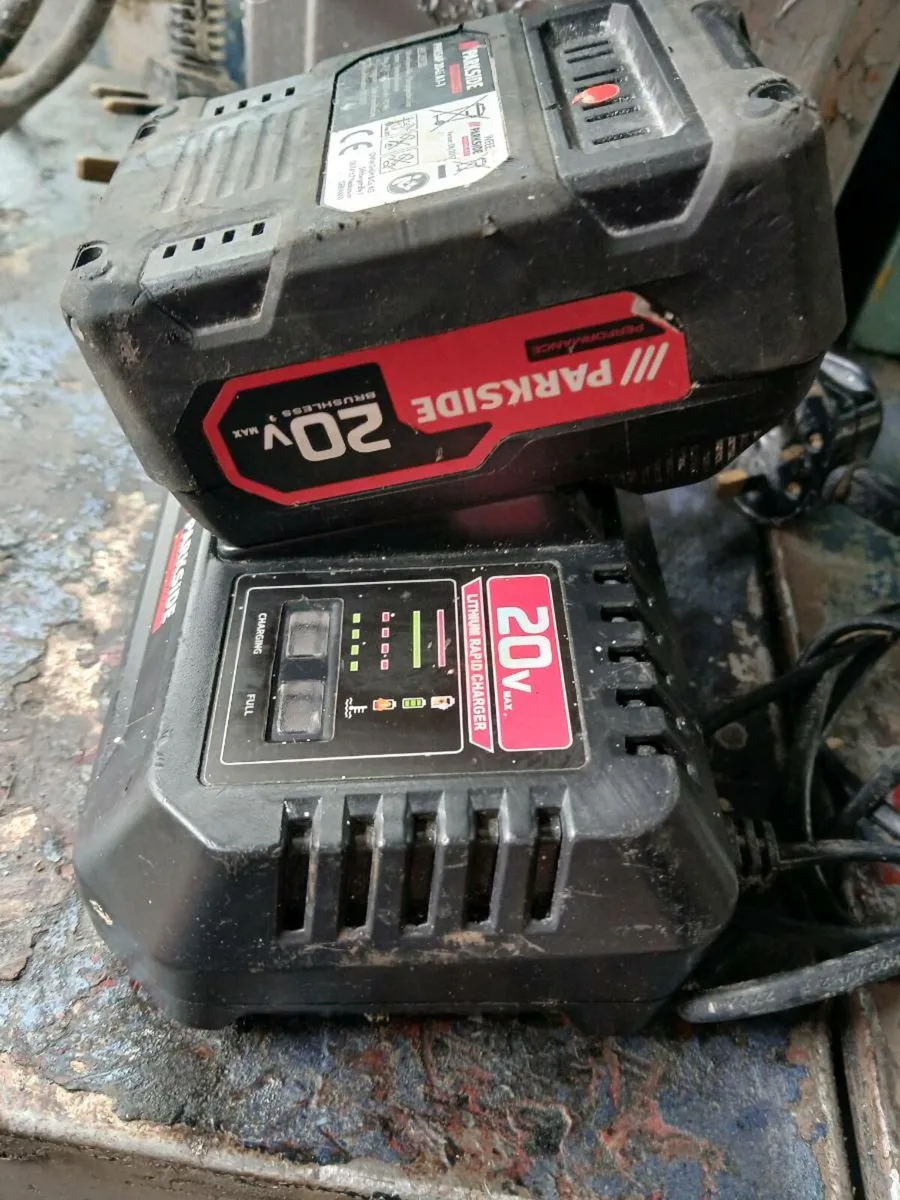 2ov battery and charger working perfect - Image 3