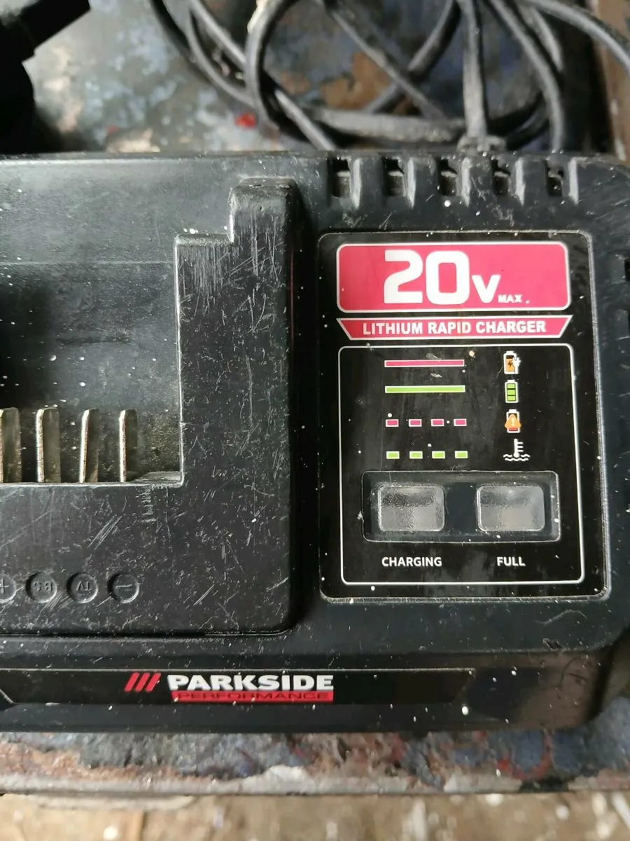 2ov battery and charger working perfect - Image 4