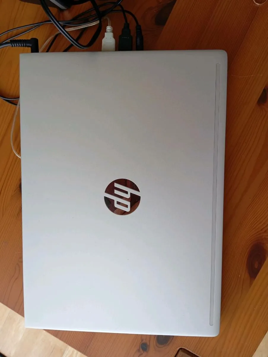 HP pro 440 G7 & speakers - Image 4