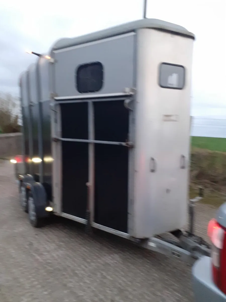 510 CLASSIC HORSEBOX - Image 1