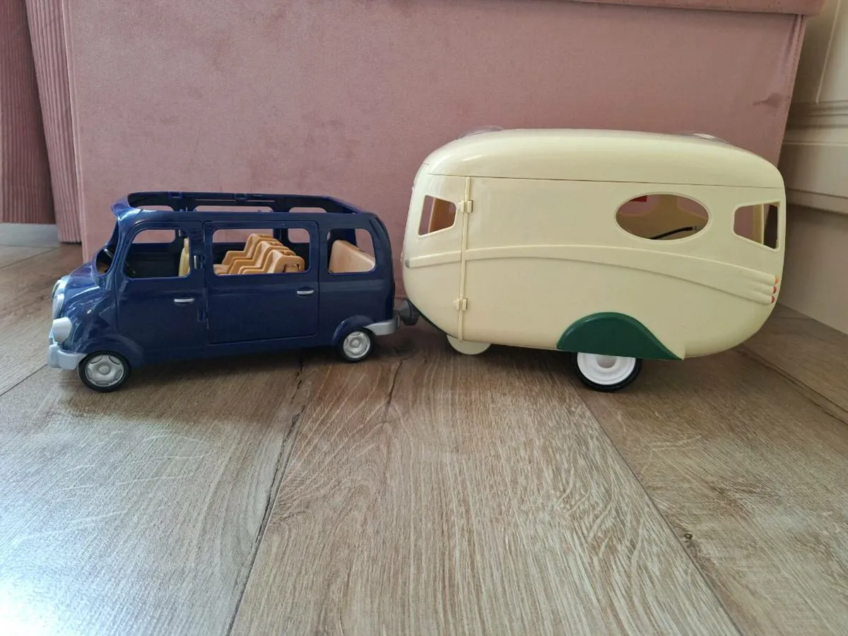 Sylvanian Families- Car, Caravan and Family - Image 1