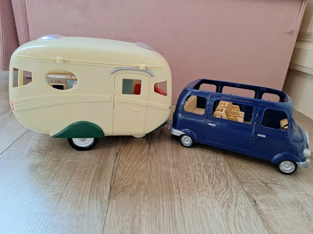 Sylvanian Families- Car, Caravan and Family - Image 2