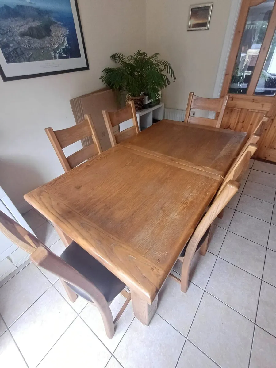 Solid Oak dining table - Image 2