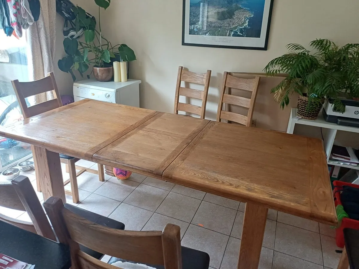 Solid Oak dining table - Image 4