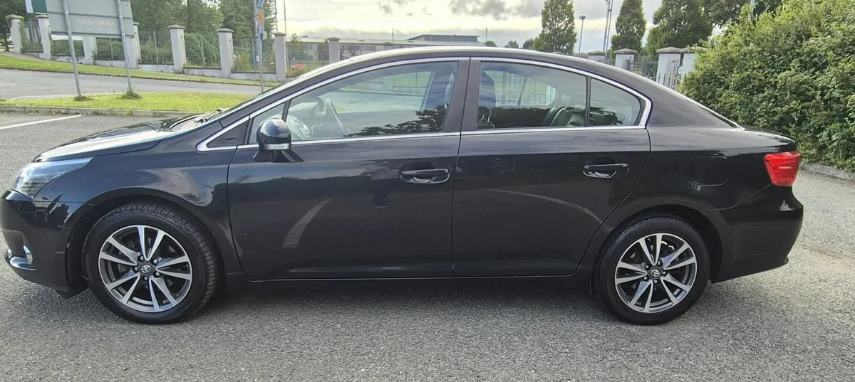 Toyota Avensis 2.0 D4D Luna - Image 4