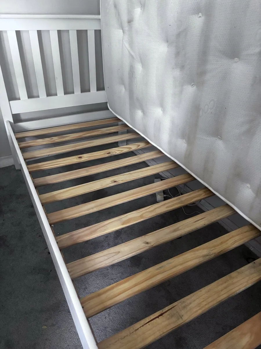 Bed - Image 2