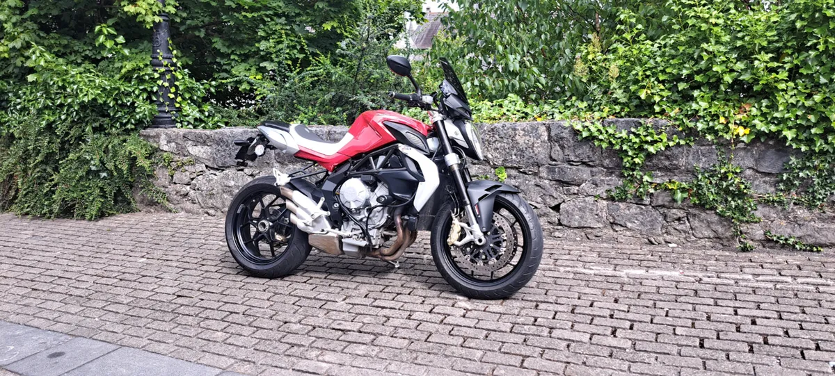 MV AGUSTA Brutale 675 - Image 1