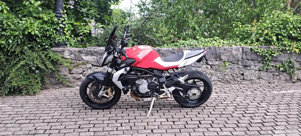 MV AGUSTA Brutale 675 - Image 3