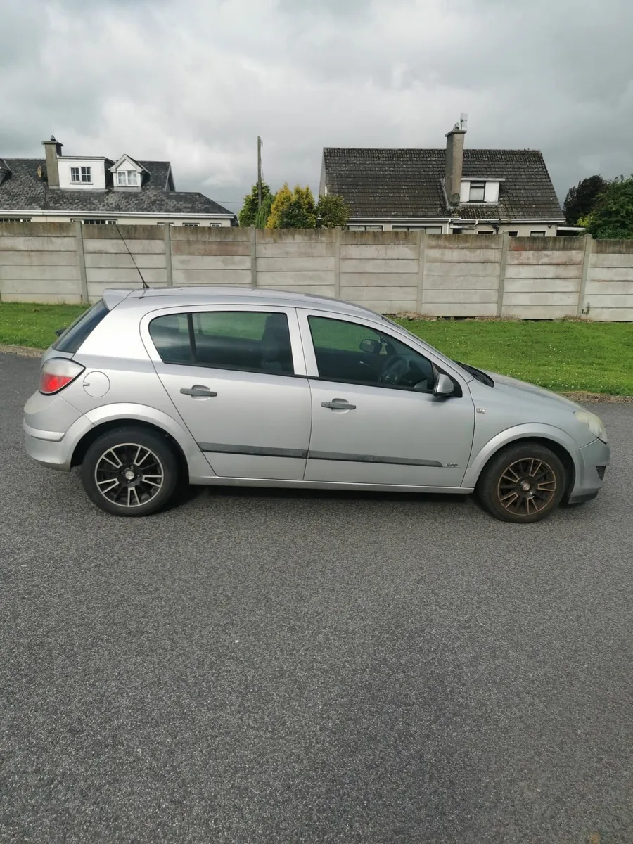 Opel Astra 1.4 petrol nct 5/26 tax 7/25 - Image 4