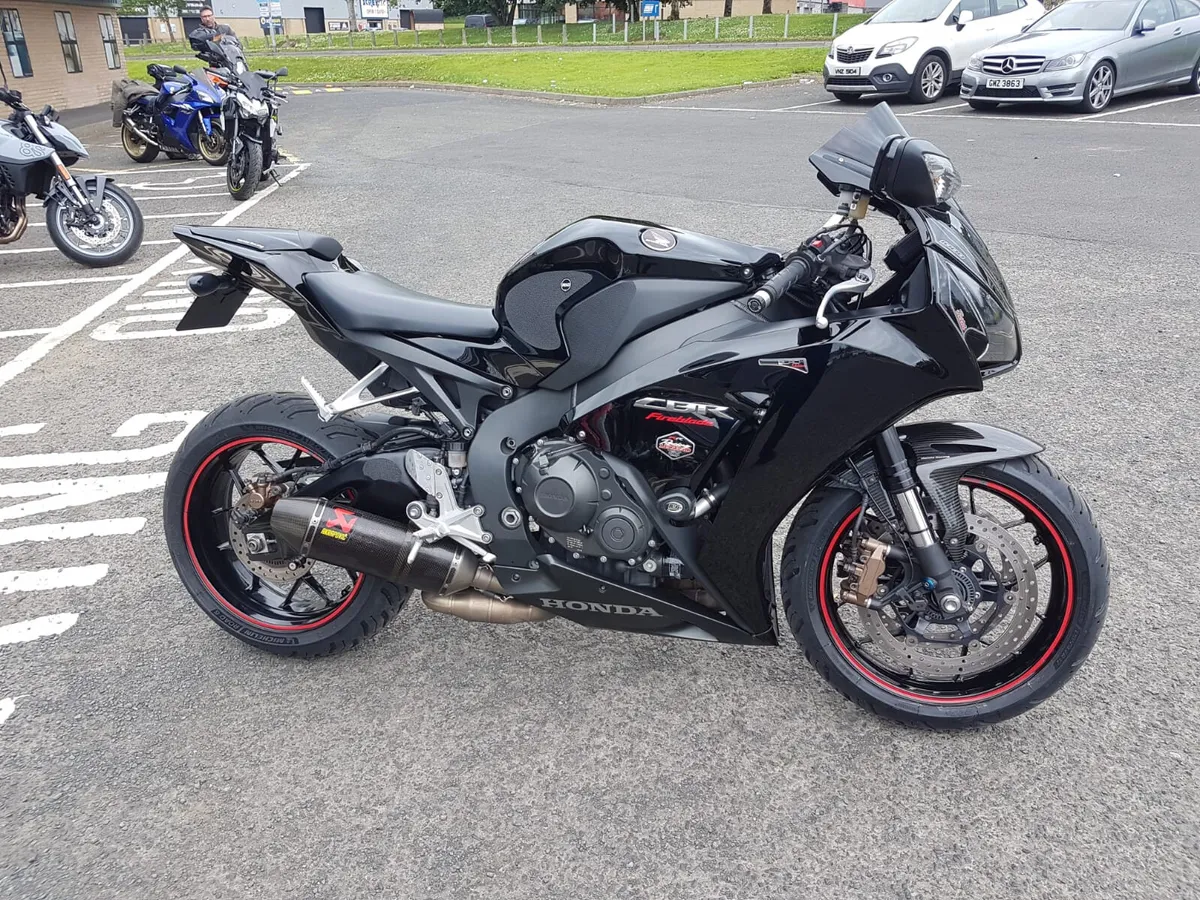 Honda CBR1000R Fireblade - Image 1