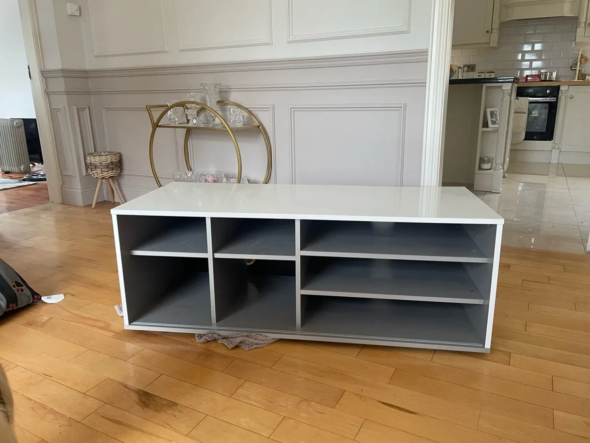 TV  Unit - Image 2